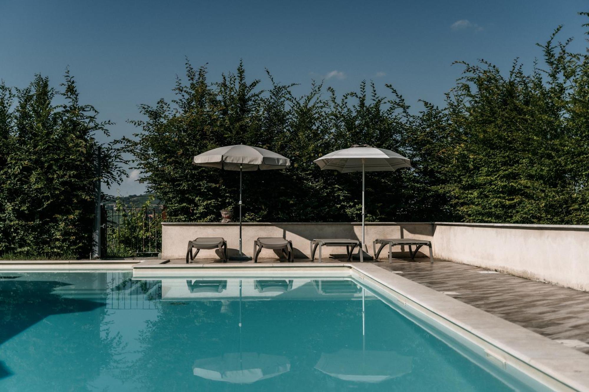 Villa Borgo Casa Scaparone à Alba  Extérieur photo