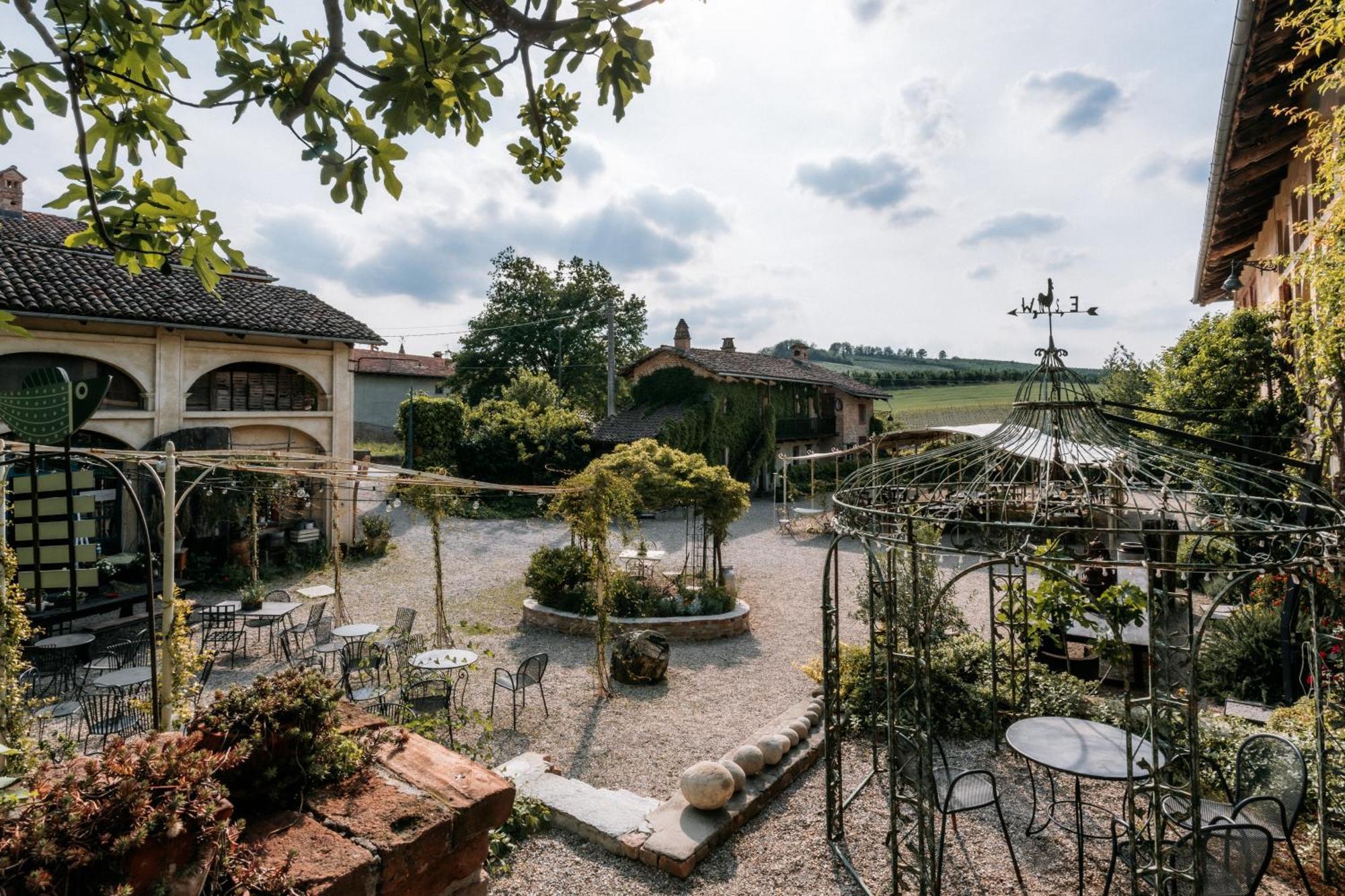 Villa Borgo Casa Scaparone à Alba  Extérieur photo