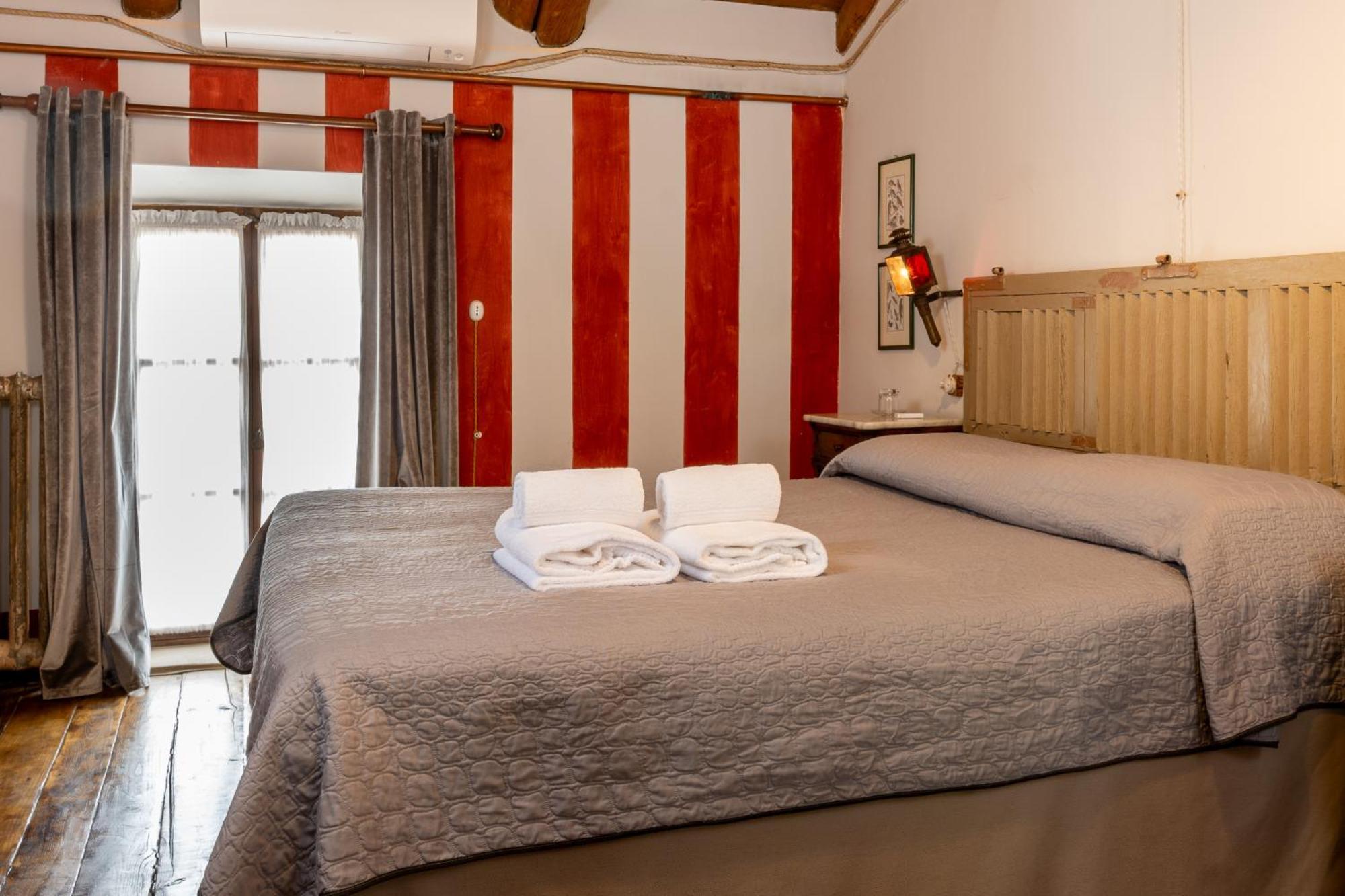 Villa Borgo Casa Scaparone à Alba  Extérieur photo
